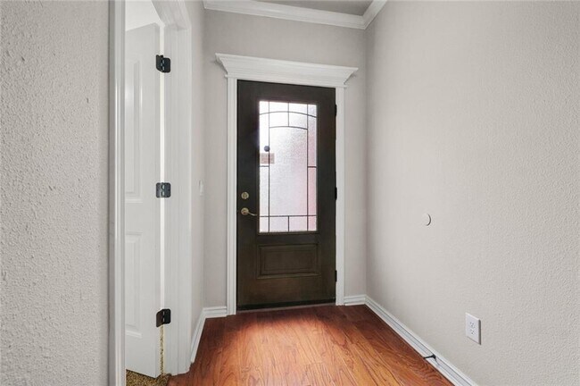 Photo - 904 SW Caprington St