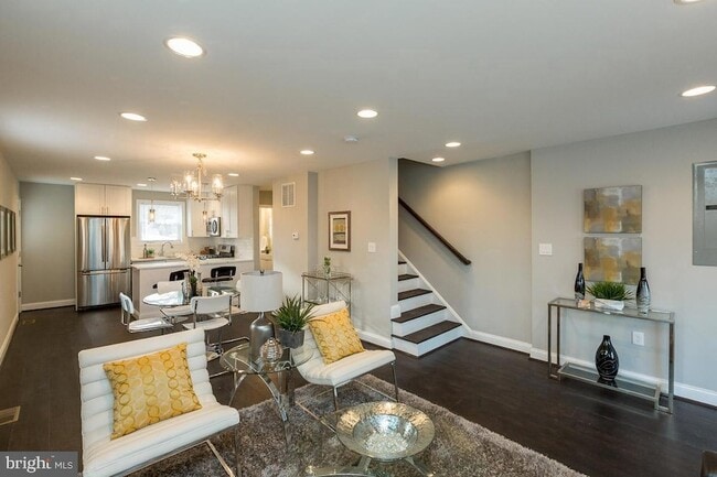 Photo - 951 Jefferson St NE
