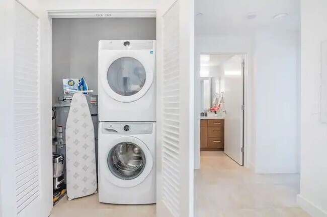 Photo - 629 Ke’eaumoku St Townhome