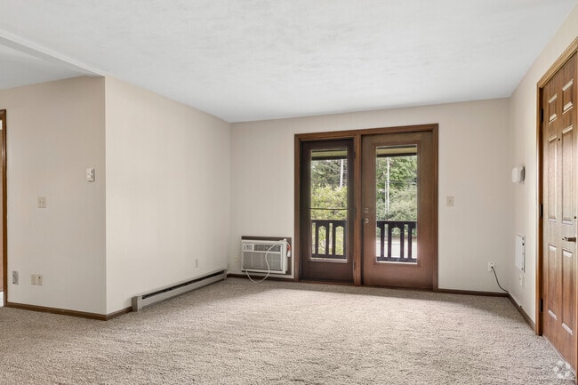 2BD, 1BA - 925SF - Living Room