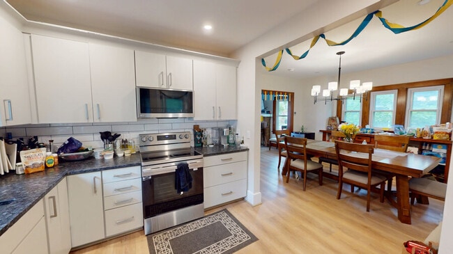 Photo - 806 Sylvan Ave