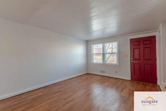 Photo - 751 Yale Ave