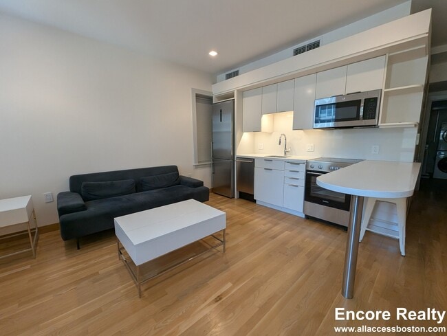 Photo - 115 Mt Auburn St Unidad 33