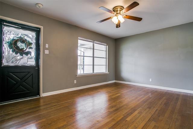 Photo - 404 Valley Dr