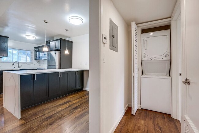 Photo - 621 E 99th St Unit 05