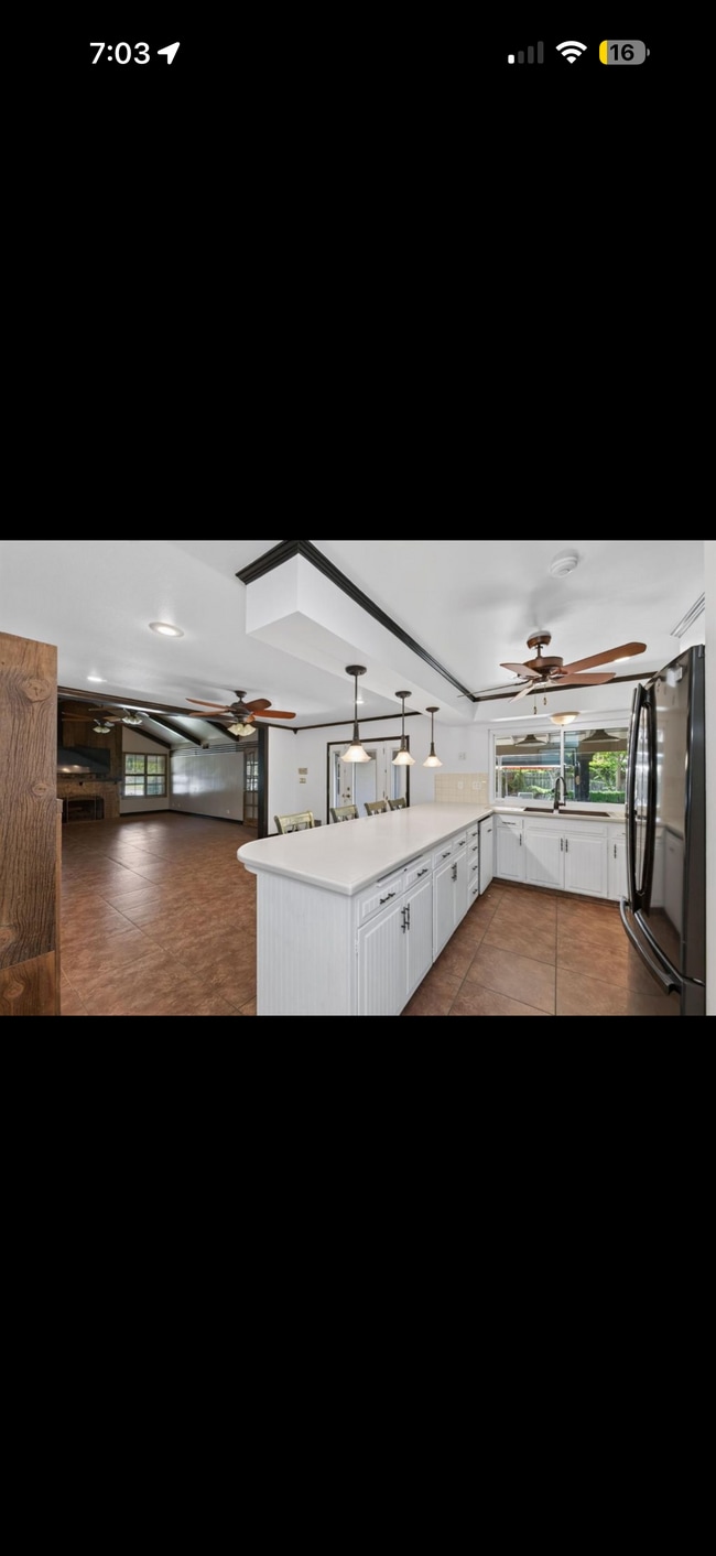 1411 W Sample Ave
