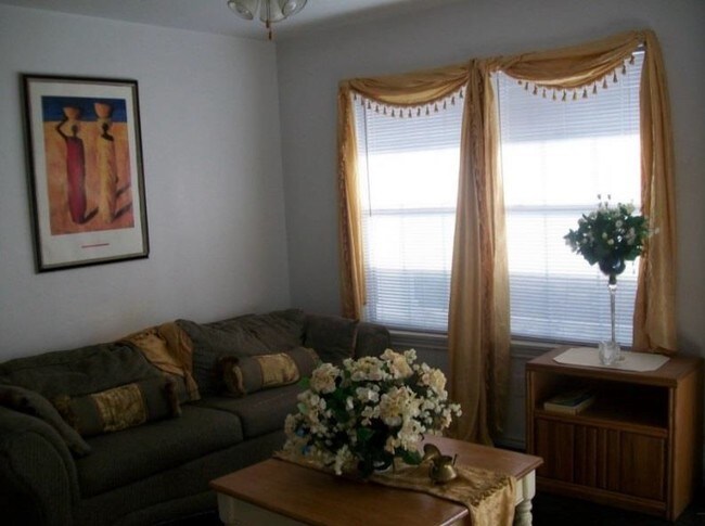 Photo - Empty Eye 290 Apartments