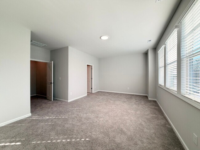 Photo - 2459 Englemann Dr