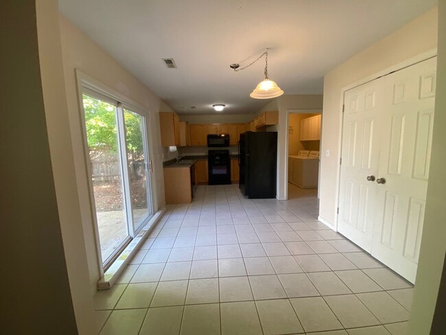 Photo - 3BR/2BA $1,800/MO - AVAILABLE 11/1/25