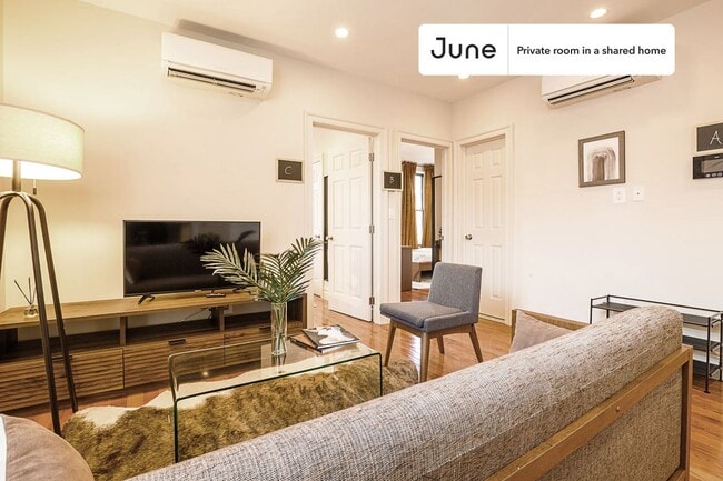 Room in Shared 3 bed/2 bath home in Upper West Side