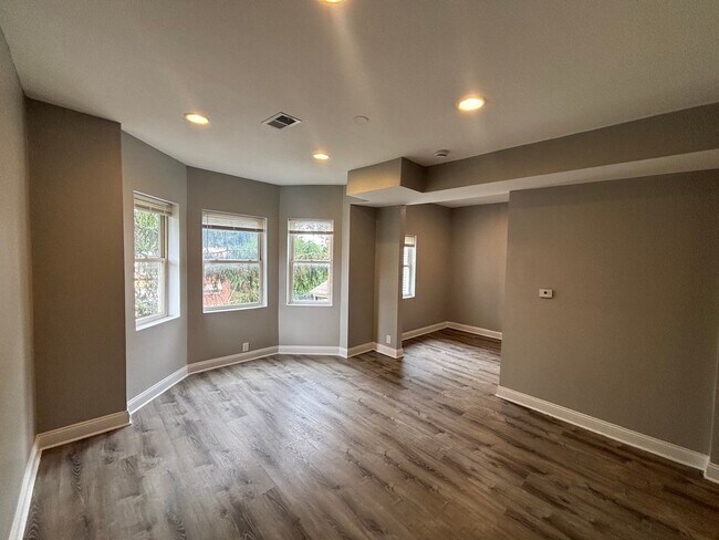 Photo - 7053 S Dante Ave Unit 2F