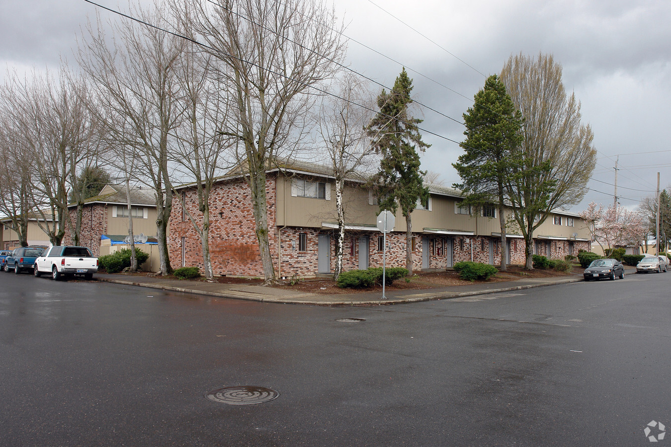 Melrose Court Apartments - Melrose Court Apartments