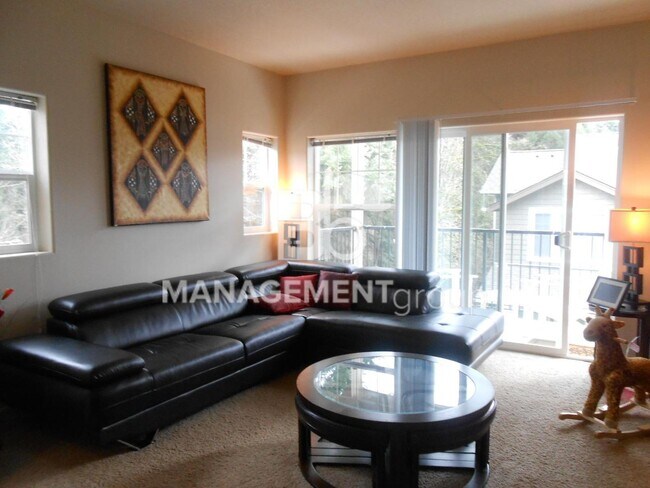 Photo - Beautiful Townhome Located In NW Portland's Timberland Community