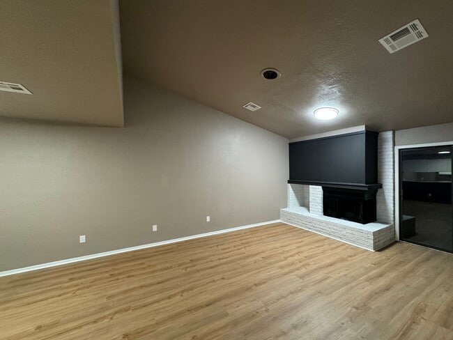 Building Photo - 722 Stonecroft Cir