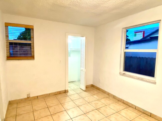 Photo - 4307 SW 9th St