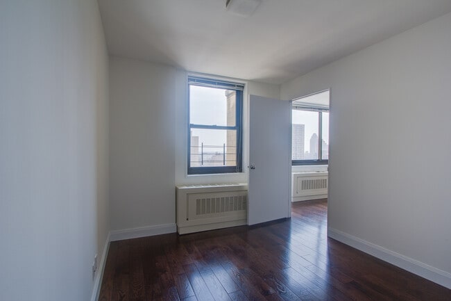 Photo - The Wimbledon