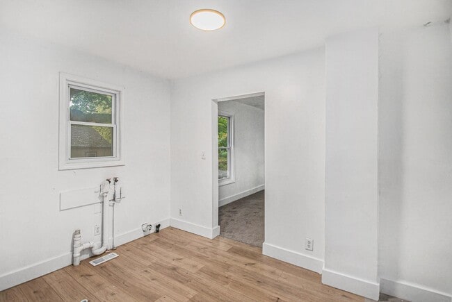 Photo - 517 Regent St