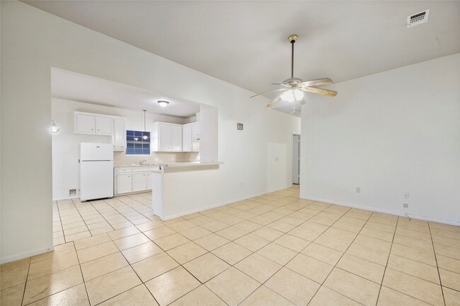 Photo - 5502 Finch St