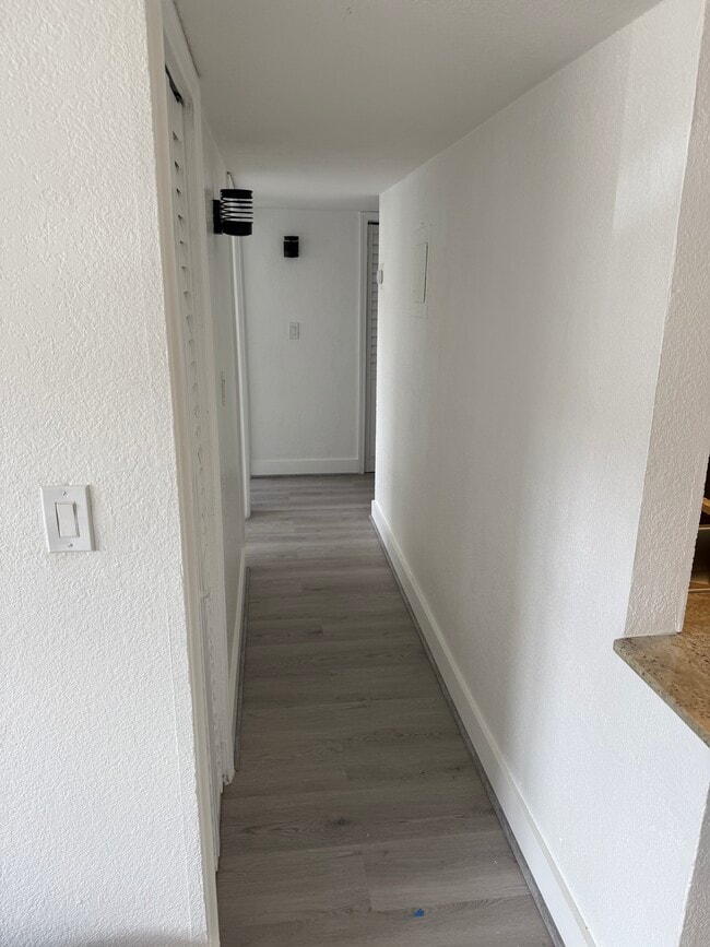 Photo - 606 W 81st St Unit Las Estrellas