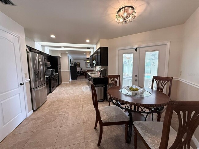 Photo - 1166 Waterside St