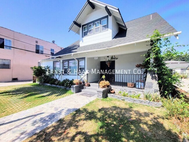 Photo - Historic 5-Bedroom, 4-Bath Home with Moder...