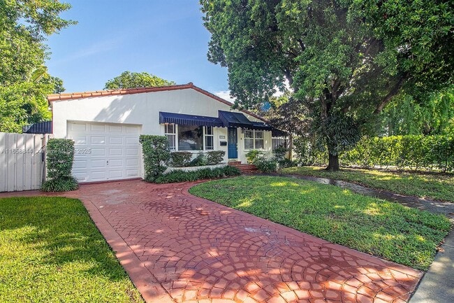 Photo - 717 NE 73rd St