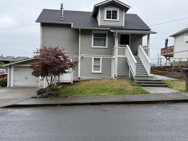 Building Photo - 488 Floral St