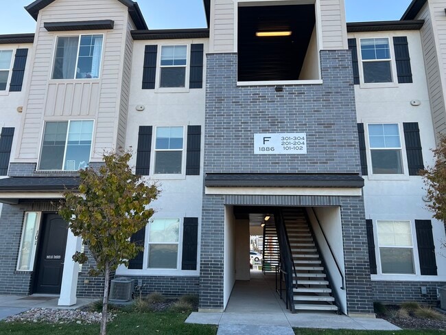 Photo - 1886 3330 W Unit F201