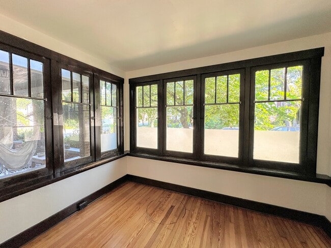 Photo - 7104 Schoyer Ave