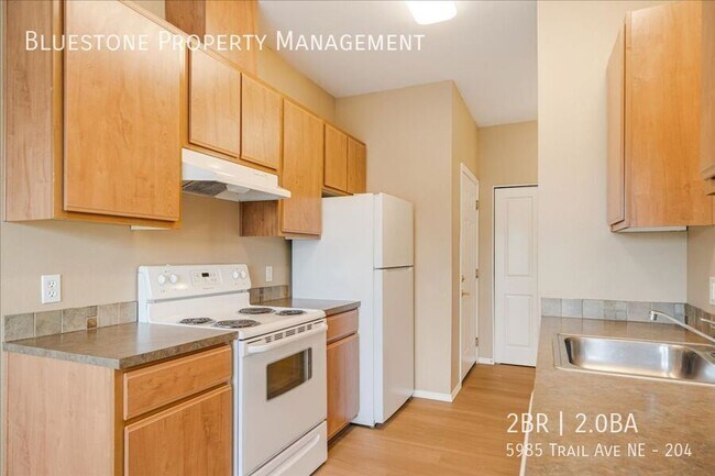 Photo - 5985 Trail Ave NE Unidad 204