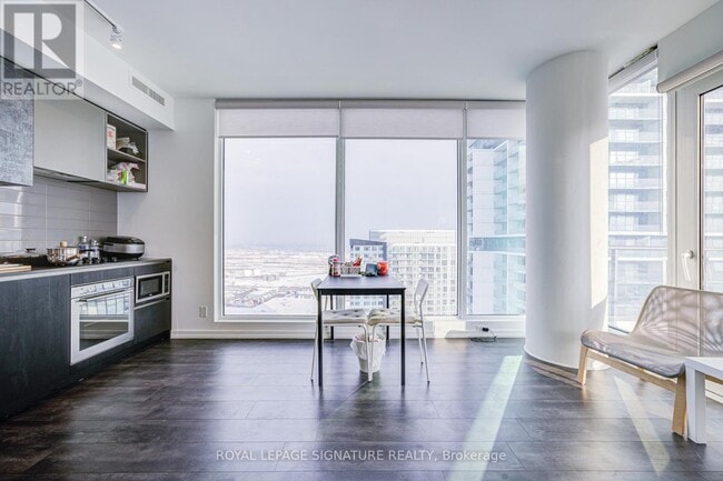 Photo - 1000 Portage Pkwy Unit 4005