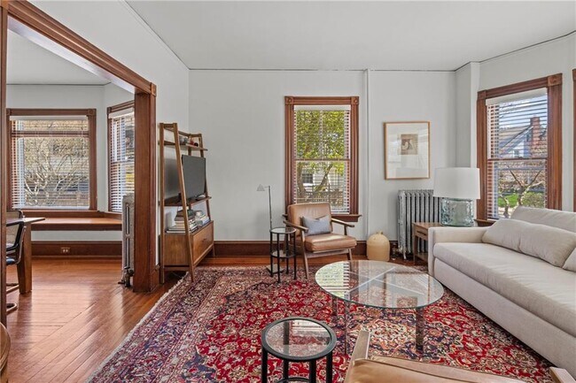 Photo - 14 Greenough Pl Unit B