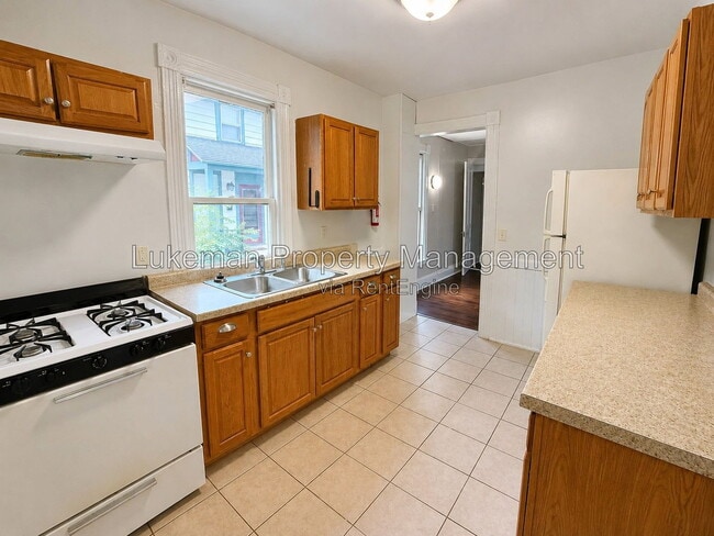 Building Photo - 525 Minor Unit 3
