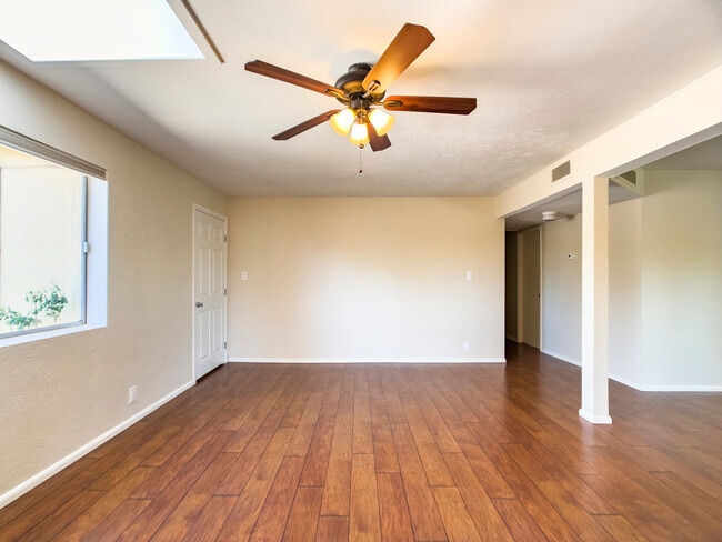 Photo - 1913 E El Parque Dr