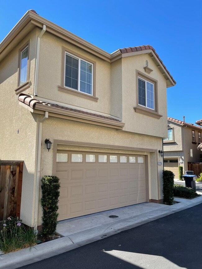 Photo - MODERN NEWER 3 BEDROOM 2 STORY FAIRFIELD *...