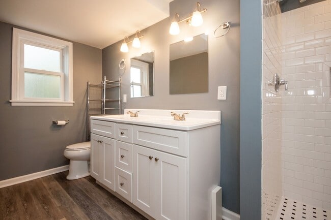 Photo - Huge 4 Bedroom 2 Bath Sylvan Park Classic! AVAILABLE NOW. Perfect for Roommates or a Home Office....