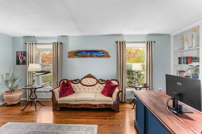 Photo - Beautifully Updated 4 Bedroom, 2.5 Bath Home in Fairview