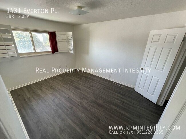 Photo - Riverside Condo close to University