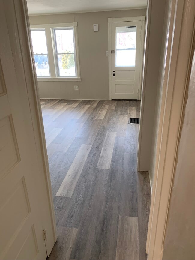 Living room - 8 Hillside Ave Unit #10