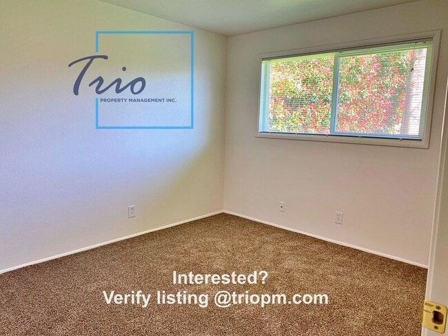 Photo - 822 E 35th Pl