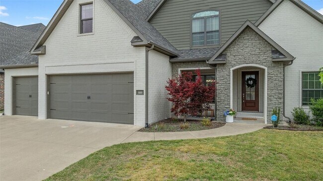 Photo - 609 SE Hendrix St