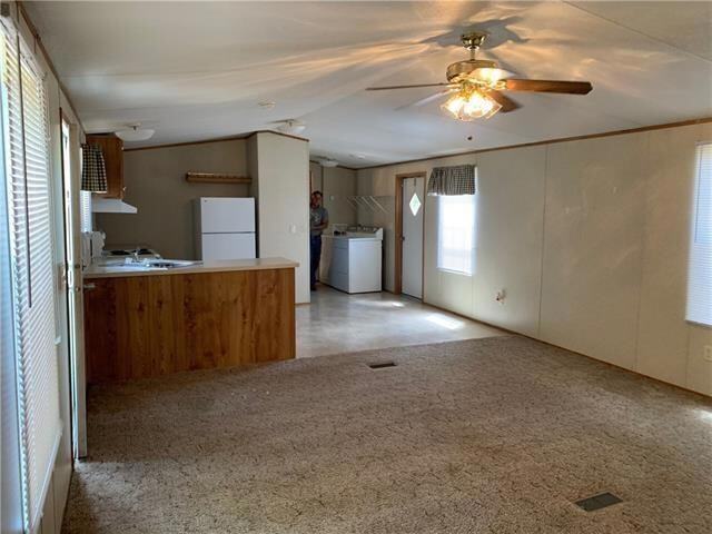 Photo - 64096 Mangano Rd