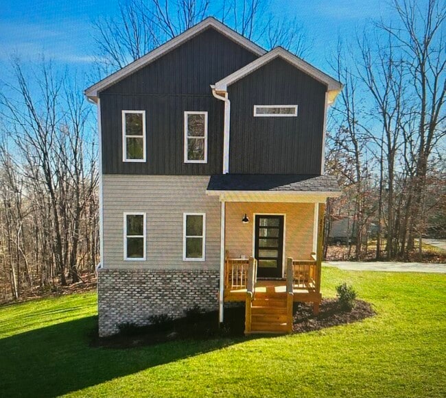 Building Photo - 415 Kershaw Dr