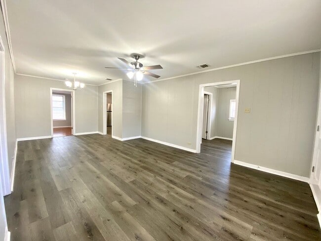 Photo - 178 Sweetbriar Ave