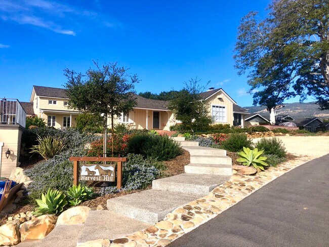 Photo - 880 Cambridge Dr