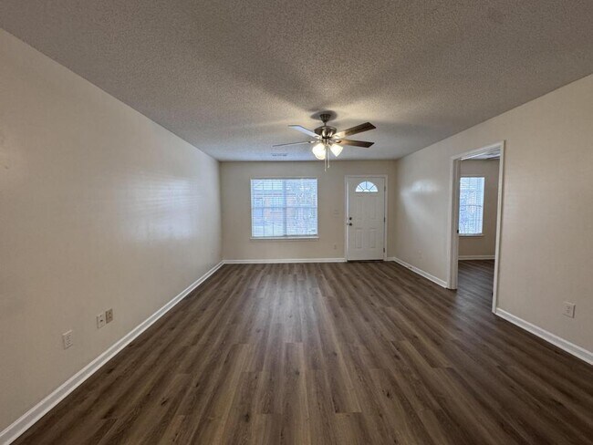 Photo - 242 Katelyn Cir