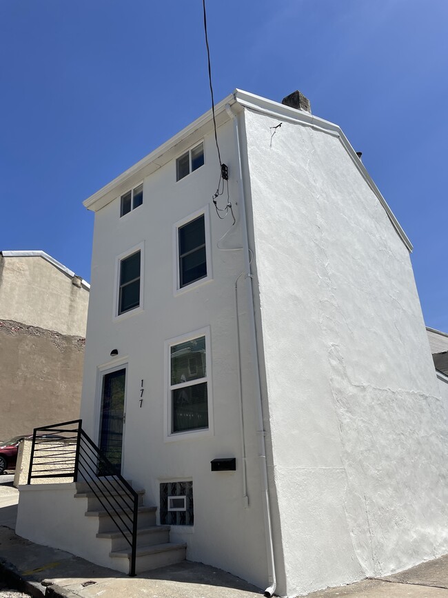 Photo - 177 Maiden St