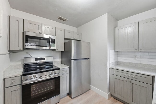 Photo - Move-In Ready 2-Bedroom Home with Private Backyard in the Heart of Orlando