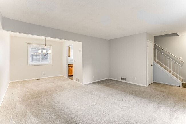 Building Photo - 2 Bedroom Condo in charming Plymouth neigh...