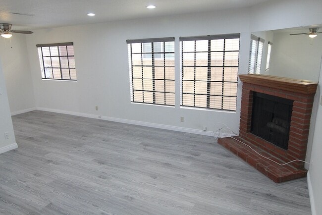 Photo - 4721 Kester Ave Unidad 3